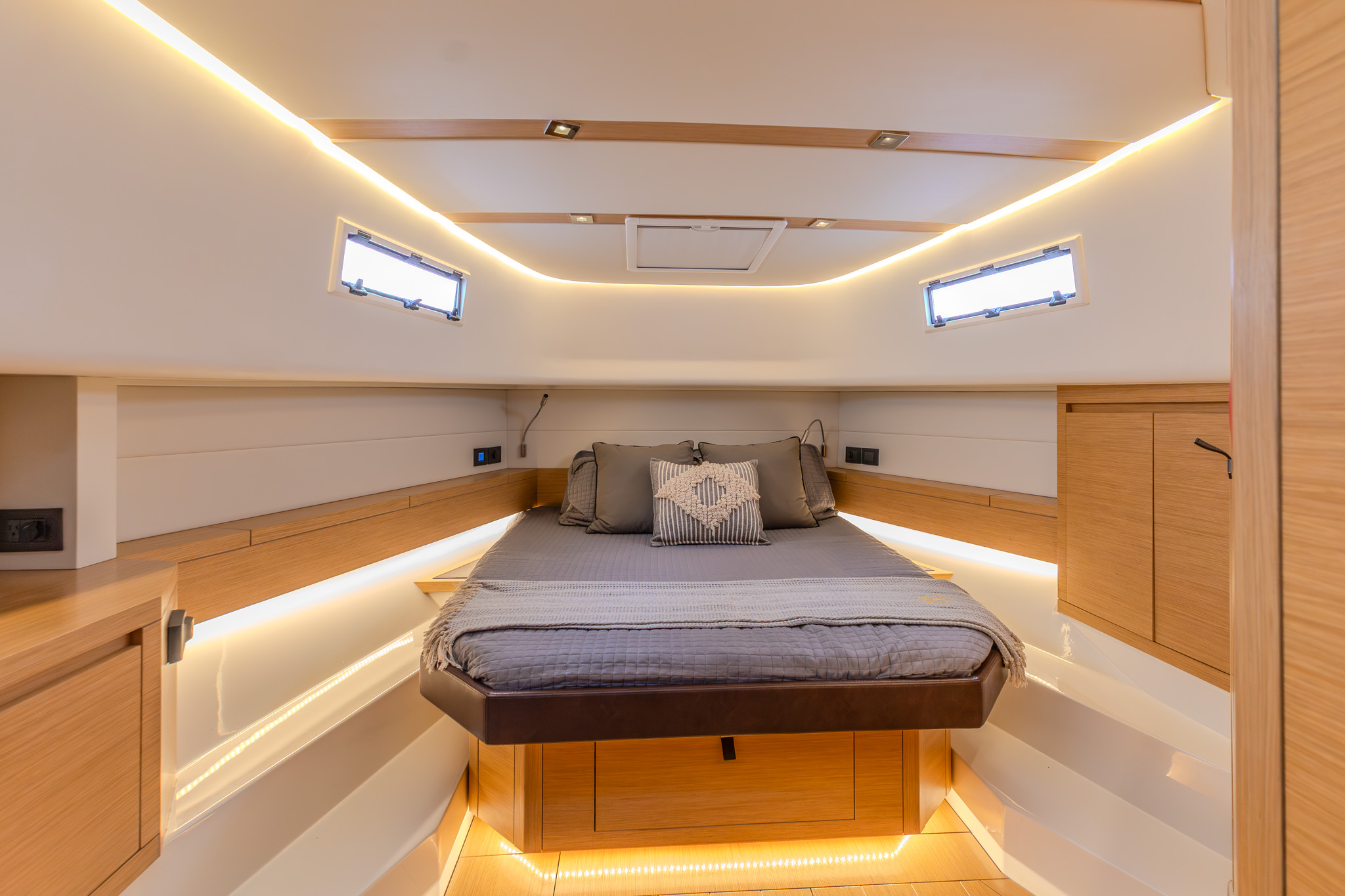 Bésame Cabo master cabin