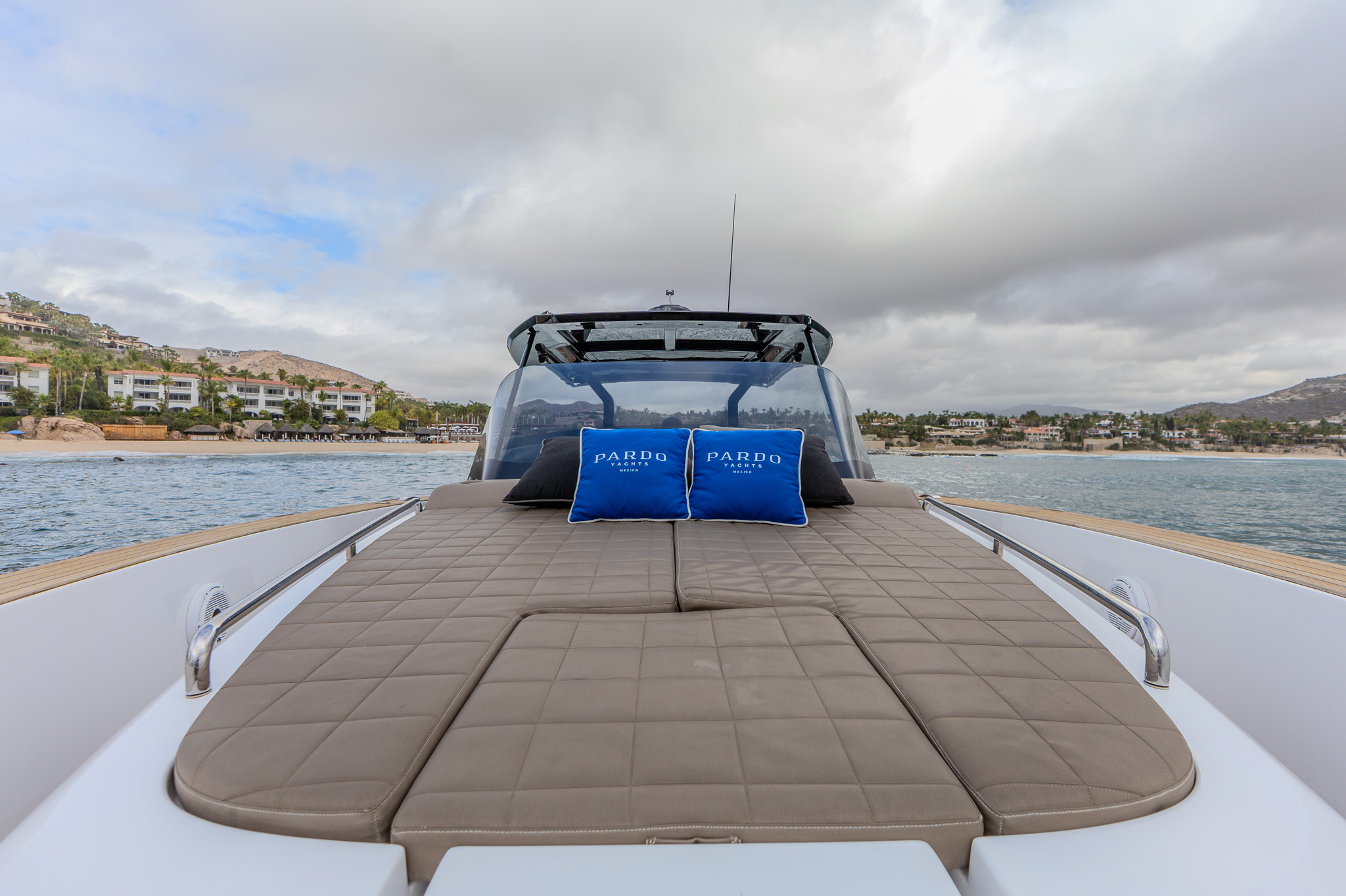 Bésame Cabo bow sunpad